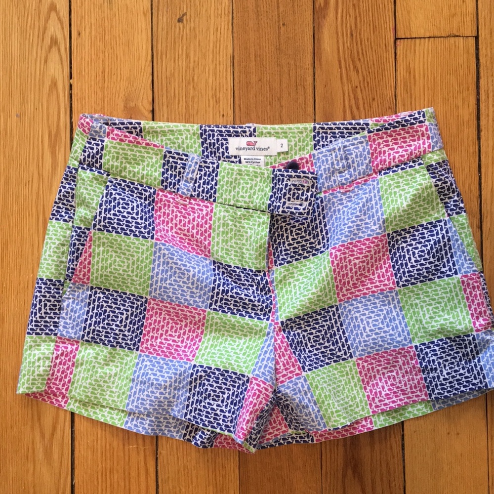 Vineyard Vines patch shorts
